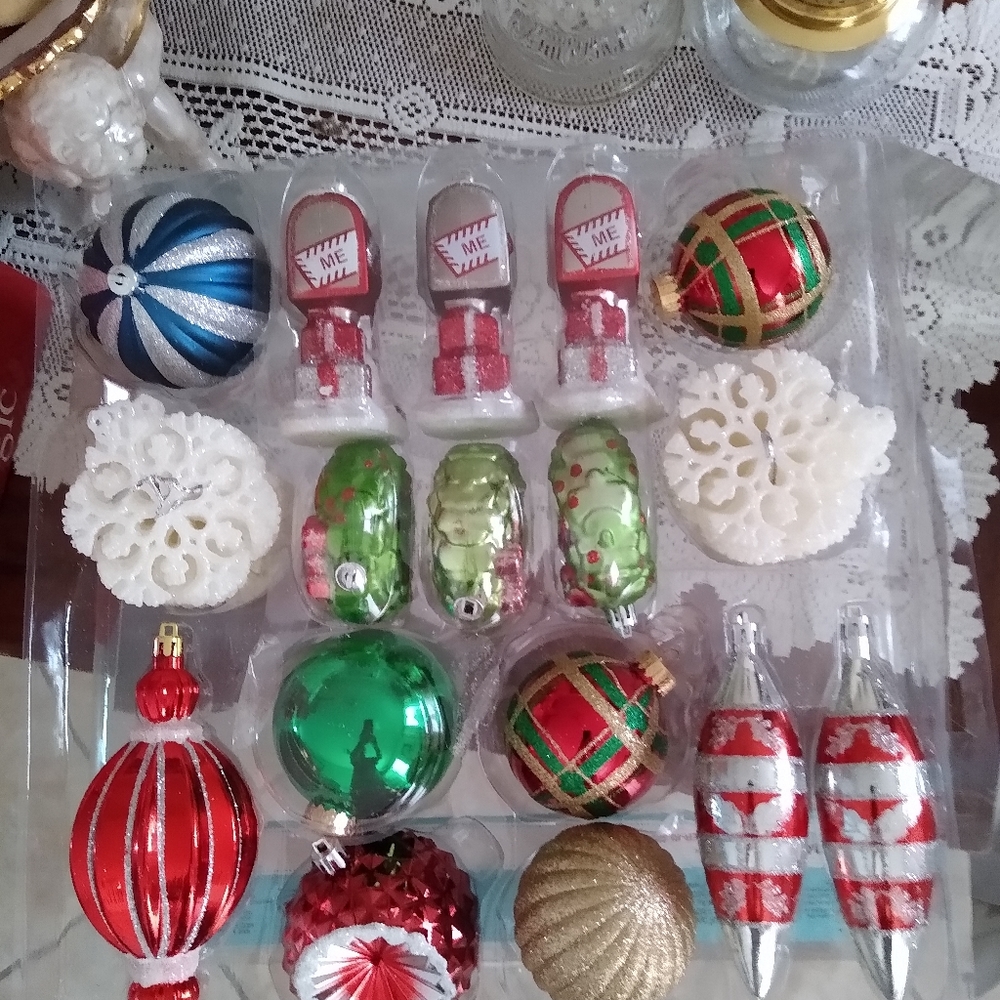 Martha 80 piece Shatter Resistant  Ornaments - Picture 2 of 2